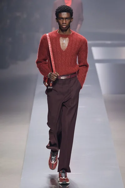 Look 25